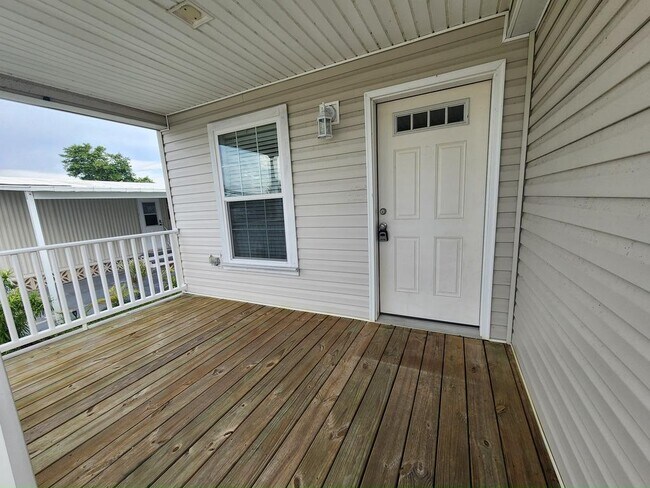 Building Photo - 215 Caviller Ct