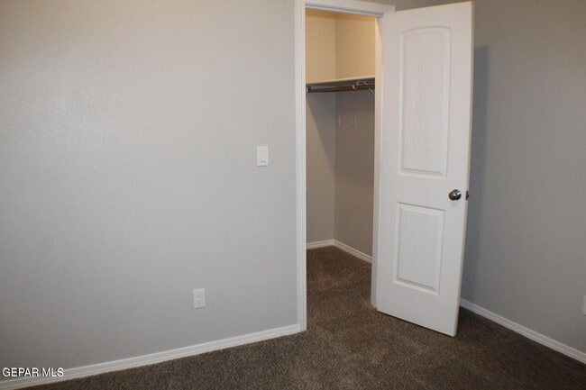 Building Photo - 1014 Rebeca Wy