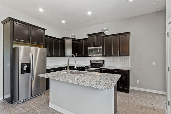 Building Photo - 6350 Escondido Dr