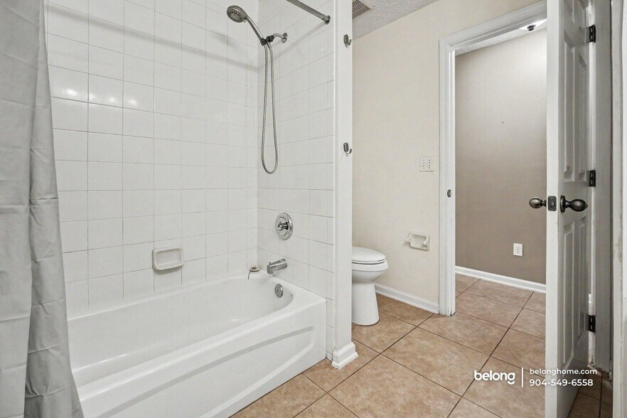 Building Photo - 3664 Shrewsbury Dr