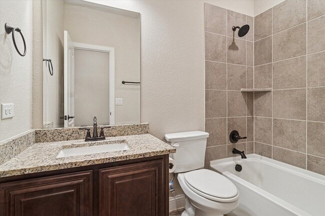 Building Photo - 1702 Veneto Dr