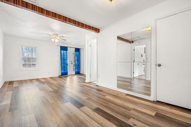 Building Photo - 89 Silas King St