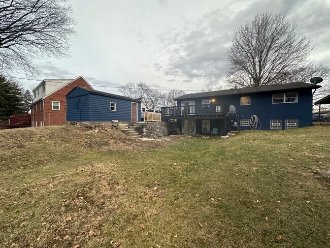 Building Photo - Brinwood Property APT A