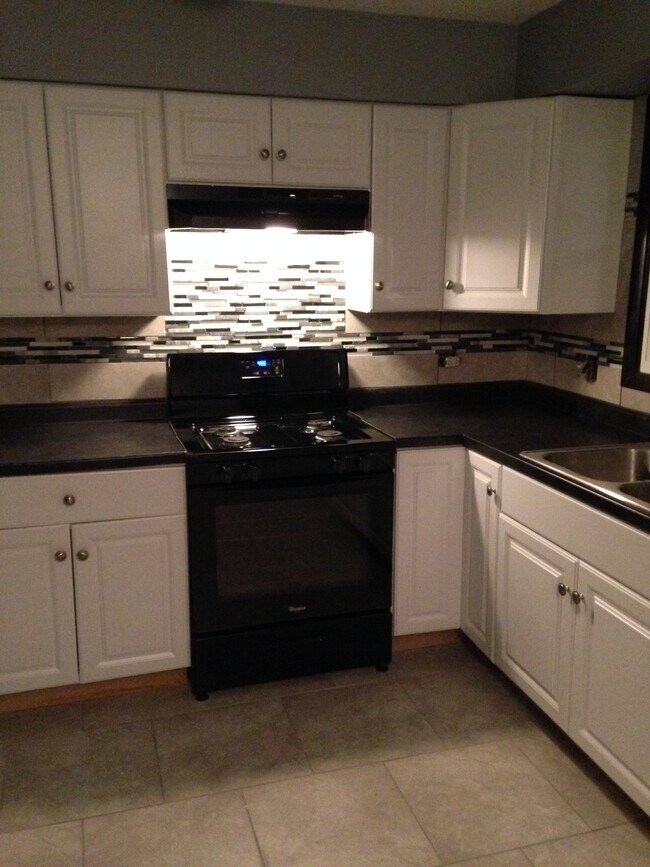 Building Photo - 80 Luella Ave