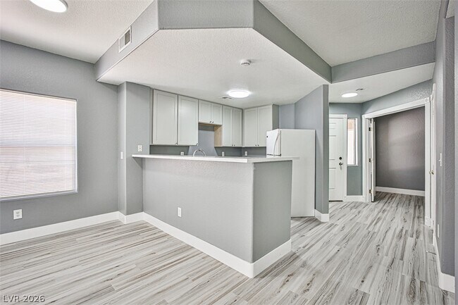 Building Photo - 5125 W Reno Ave