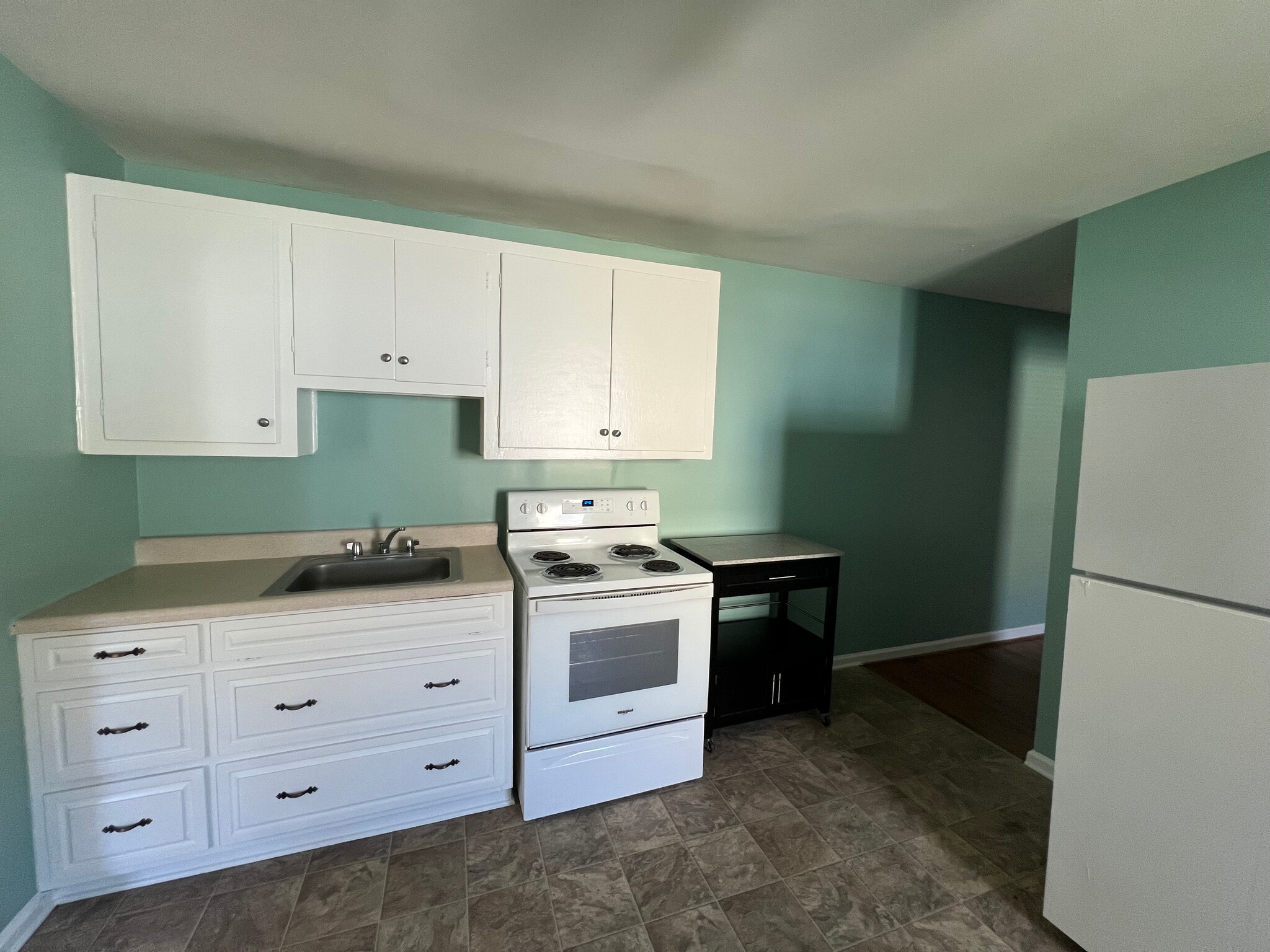 Kitchen - 602 Warren St