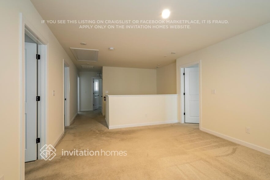 Building Photo - 5915 Fenway Dr