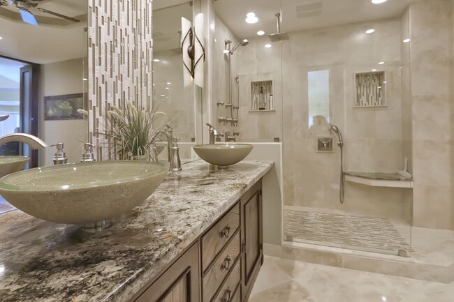 Building Photo - Furnished, 2 Bed/3 Bath Wailea Palms Residence Gated with Ocean Views