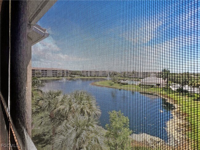 Building Photo - 8550 Kingbird Loop