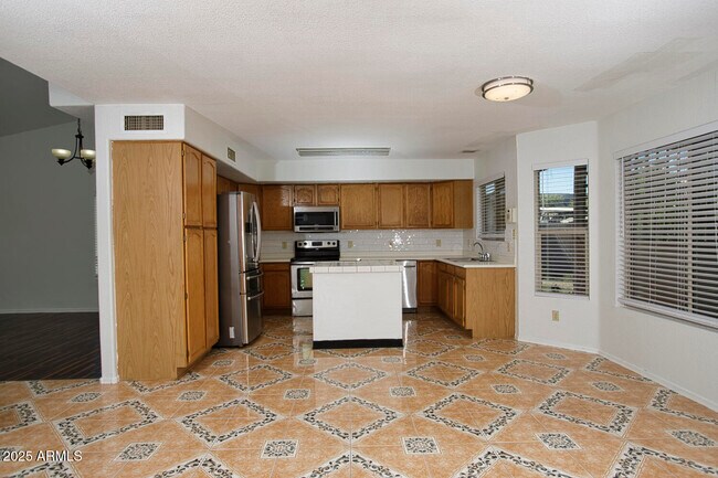 Building Photo - 7874 W Beryl Ave