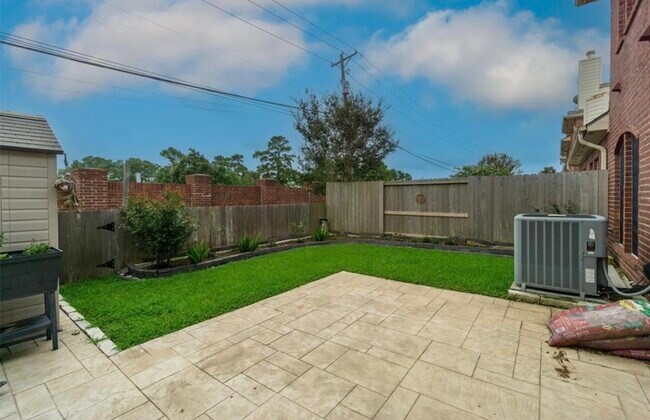 Building Photo - 1408 S Friendswood Dr