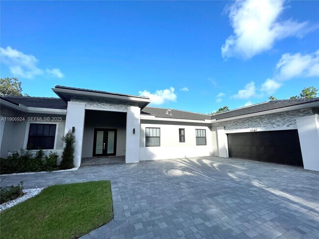 Building Photo - 11181 SW 92nd Ave