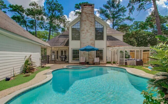 Building Photo - 18307 Forest Elms Dr