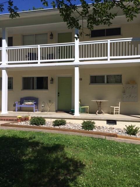 Building Photo - 603 Maplewood Ave