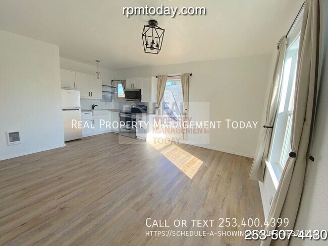 Building Photo - 948 S Sheridan Ave
