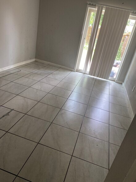 Building Photo - 8019 Beech Cove Ln