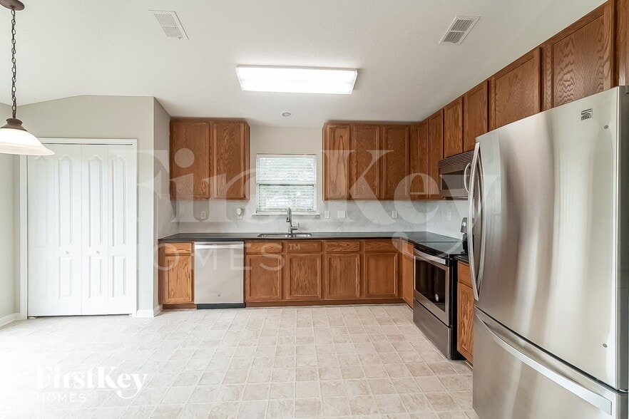 Building Photo - 2878 Woodstone Dr