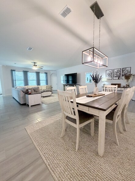 Building Photo - 480 Halter Dr