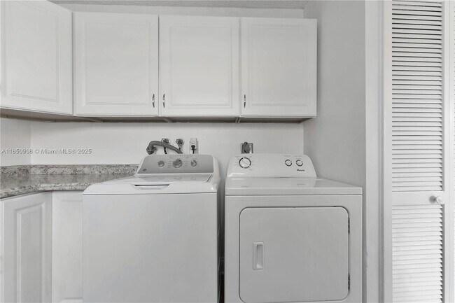 Building Photo - 13561 SW 62nd St
