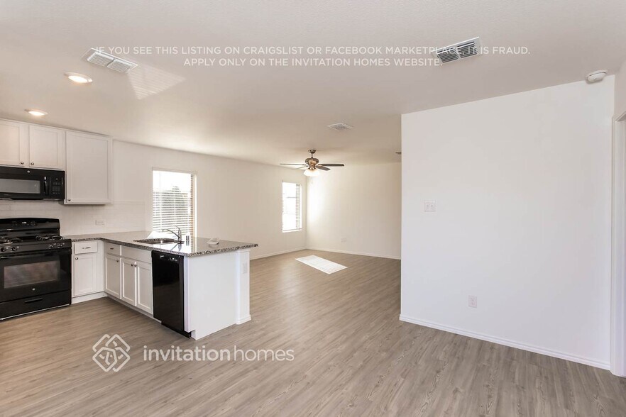 Building Photo - 2800 Spring Time Dr