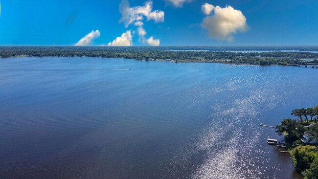 Building Photo - 39259 N Jackson Dr