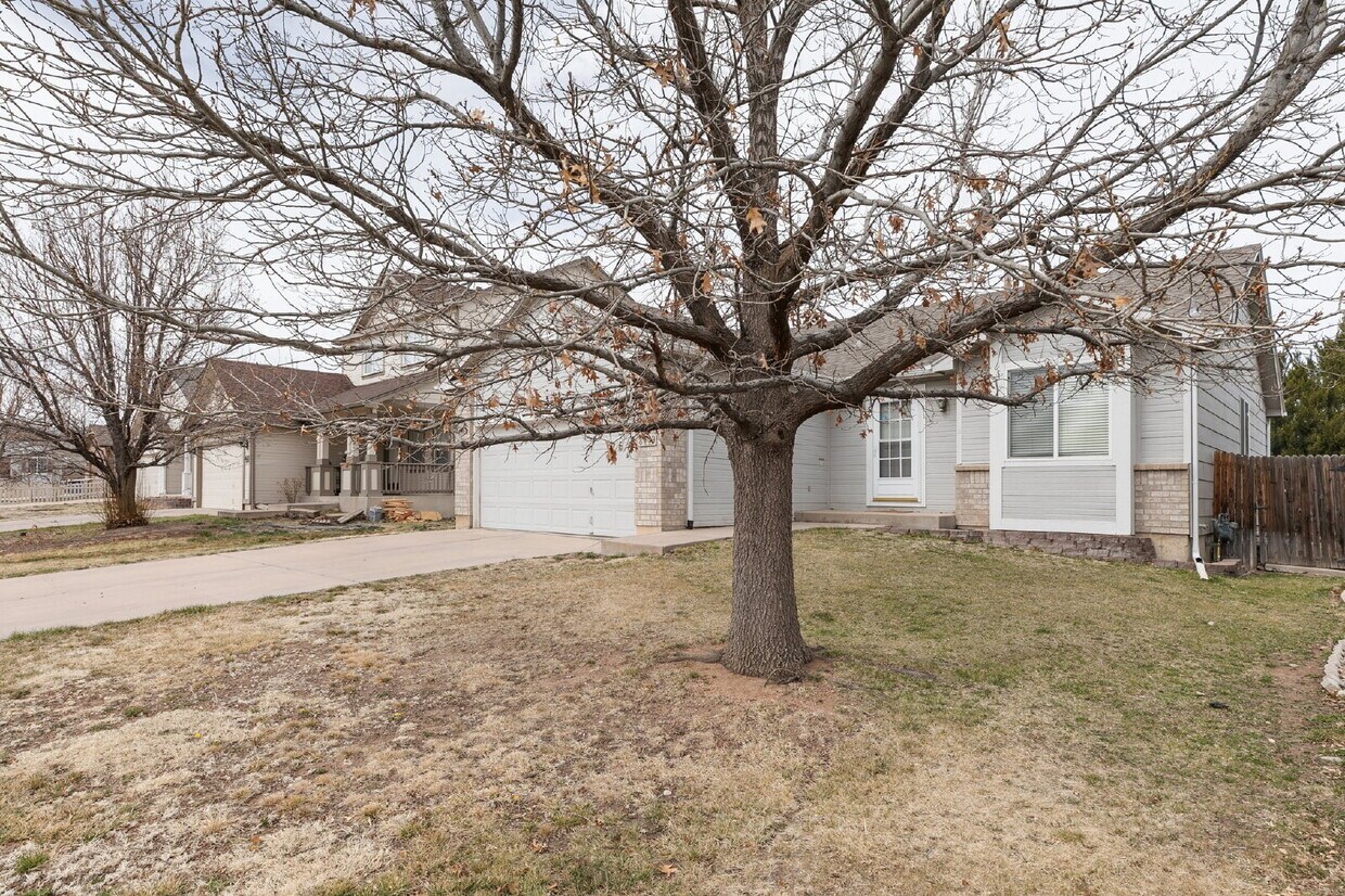Building Photo - Move-In Ready Ranch Offering Comfort and C...
