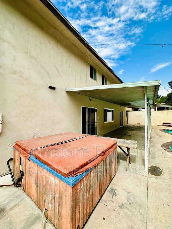 Building Photo - 5233 Countryside Dr