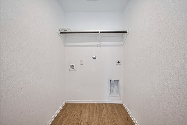Building Photo - 9603 Fulvetta Briar Ct