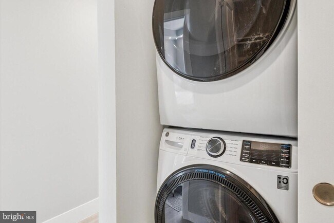 Building Photo - 2401 N 2nd St