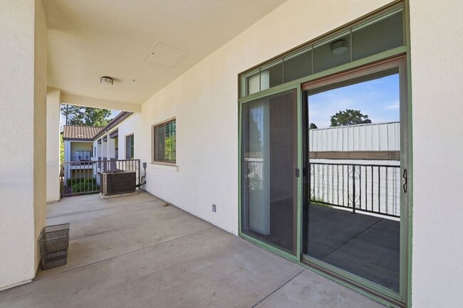 Building Photo - Availabe Now!