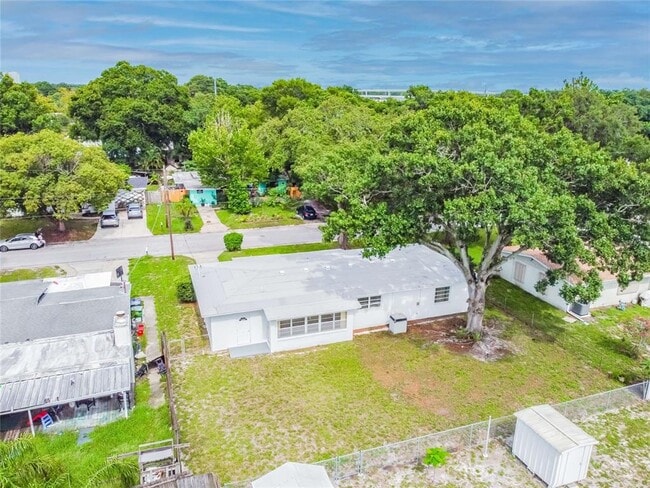 Building Photo - 4511 S Cameron Ave