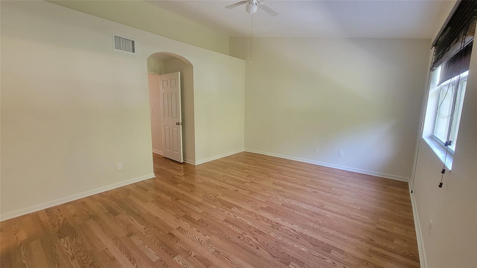 Building Photo - 4810 Grapevine Way