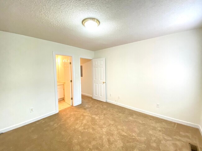 unit B - 4119 Juniper Ln NW