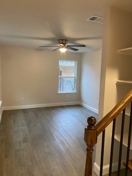 Building Photo - 1805 S Franklin St