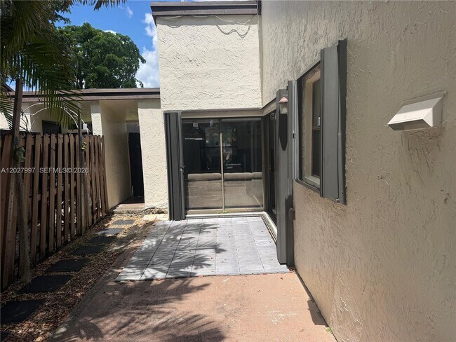 Building Photo - 7105 SW 127th Ct