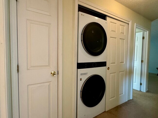 Building Photo - 19 Saco St