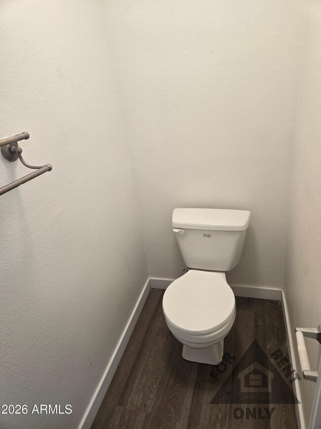 Building Photo - 4025 E Coolbrook Ave