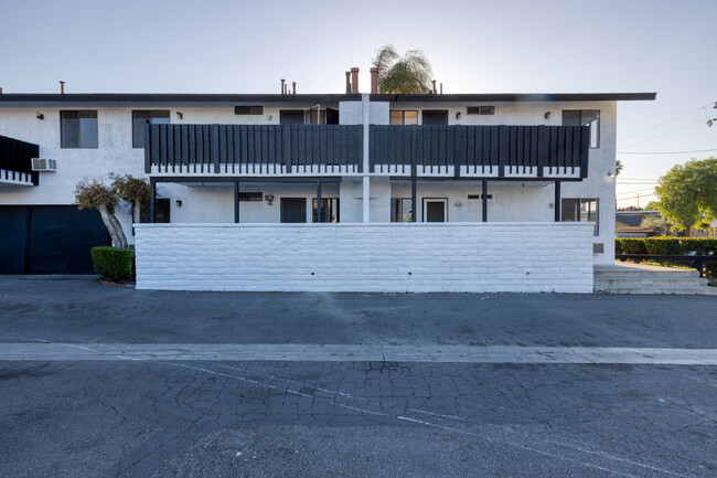Primary Photo - 3296 Franklin Ave