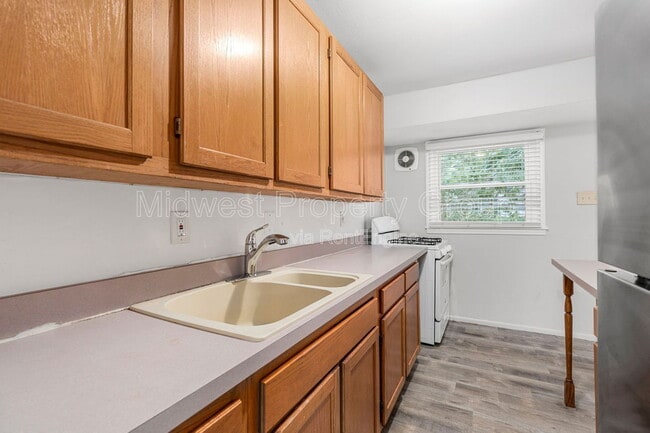 Building Photo - 306 Banff Cir