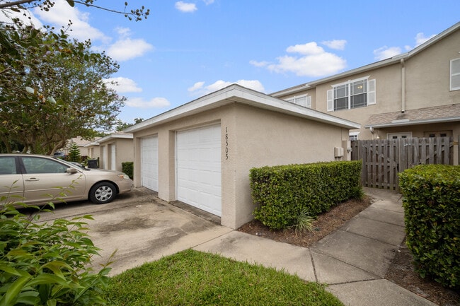 Building Photo - 18505 Pebble Lake Ct