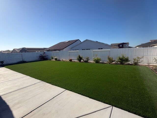Building Photo - Newer Build, All Electric Home 5 Bedrooms, Loft, 3 bathrooms