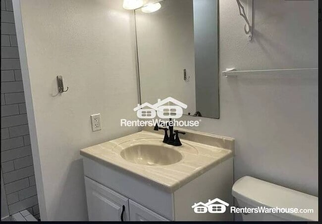 Building Photo - 3BD/2BA Home With Pool in Phoenix, AZ