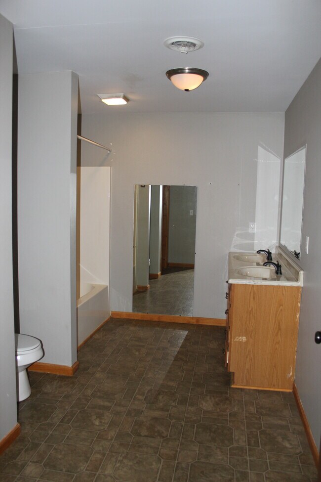 Oversized bathroom - 5857 Highway 161