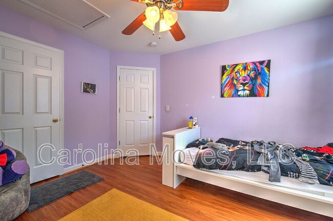 Building Photo - 512 S Orchard Farms Ave