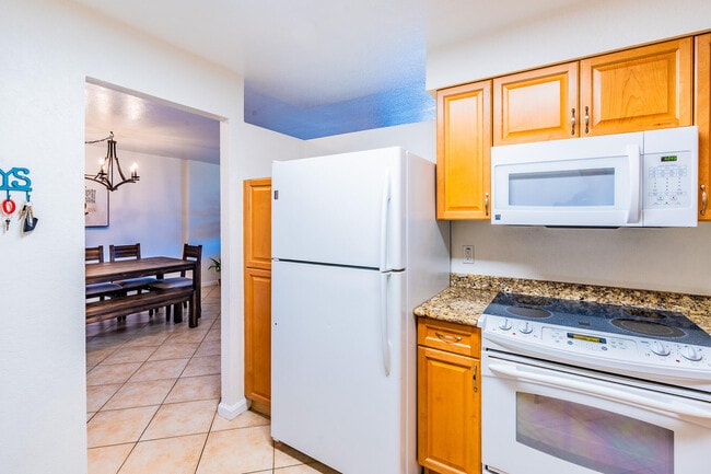 Building Photo - 1000 Spanish River Rd