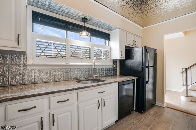 Building Photo - 180 Wildflower Ln