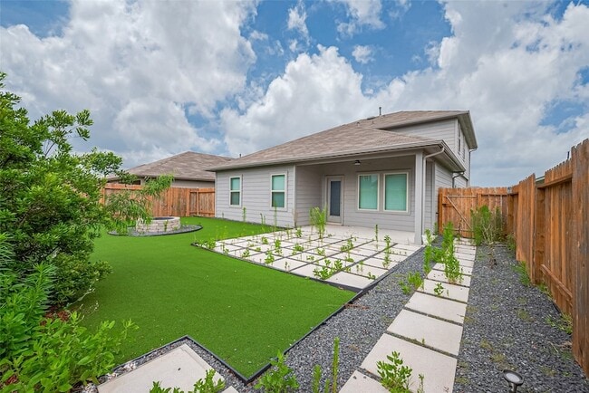 Building Photo - 12518 Pelican Bay Dr
