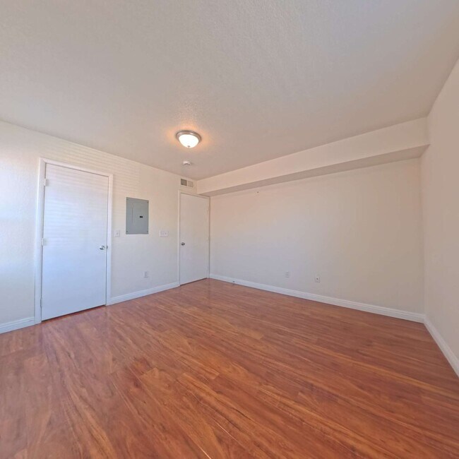 Building Photo - 2nd Level Specious One Bedroom Condo at Copper Sands!
