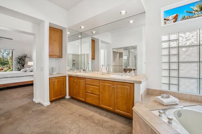 Building Photo - 701 Indian Ridge Dr