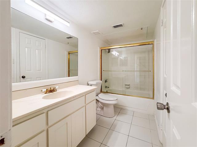 Building Photo - 3411 Briaroaks Dr